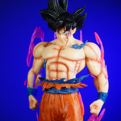 DBZ Goku Ultra with base 22cm
